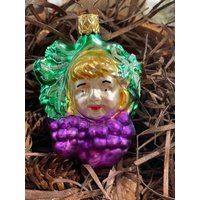 Inge-Glas Figur Mädchen Mit Weintrauben Deutsches Ornament von SuriEliseAndCo