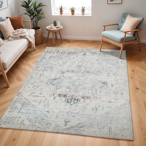 Livabliss Tampa Vintage Teppich Groß - Orientalischer Boho für Wohnzimmer, Esszimmer, Schlafzimmer - 120x170 cm, Kurzflor, Einfache Pflege - Muster in Blau und Creme Livabliss Tampa Vintage Teppich Groß - Orientalischer Boho für Wohnzimmer, Esszimmer, Schlafzimmer - 120x170 cm, Kurzflor, Einfache Pflege - Muster in Blau und Creme von Livabliss