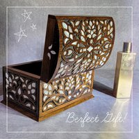 Elegante Holz Schmuckschatulle - Hand Geschnitzt Und Eingelegt Mit Schloss Stilvolle Erinnerungen Box Perfekte Geschenkidee. Maße 24 X 16 14 cm von SusanGiftsshop