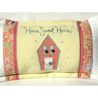 Patchwork Kissen, Home Sweet Haus Design Besticktes Einweihungsgeschenk Patchwork Kissen, Home Sweet Haus Design Besticktes Einweihungsgeschenk von SusanStahlDesign