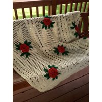 Spitzendecke Mit Rosen Spitzendecke Mit Rosen von SusieQsYarns