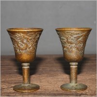 Antike Sammlung Ein Paar Drachen Und Phoenix Reine Messing Weingläser Bronze Ornamente von Susiepingg