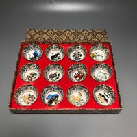 Sammeln Sie Ein Set Von Exquisiten Tiermuster Keramik Emaille Farbe Kleine Weintassen, Teetassen Porzellan Gft von Susiepingg