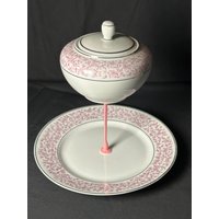Etagere Aus Omas Porzellan , 2 Tlg ; Variation Mal Mit Zuckerdose von SusisEtagerenShop