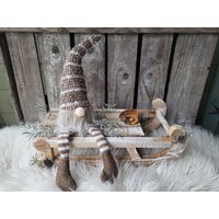 Schlitten Wichtel Advent Weihnachten Winter Holz Engel Baum Stern Rot Grün Beeren Braun Natur von SusisZauberstueberl