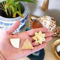 Messing Haken/Dekorativer Wandhaken Messing-Hardware Messing-Haken Makramee-Accessoire Messing-Verzierung Schraubverschluss Messing Haken/Dekorativer Wandhaken Messing-Hardware Messing-Haken Makramee-Accessoire Messing-Verzierung Schraubverschluss von SuspendIt