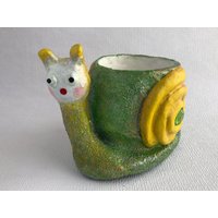 Lustiger Dekorativer Neugieriger Schneckenpflanztopf Aus Recyceltem Textil Und Zement | Umweltfreundlicher Blumentopf Lustiger Dekorativer Neugieriger Schneckenpflanztopf Aus Recyceltem Textil Und Zement | Umweltfreundlicher Blumentopf von SustainableDecors