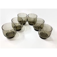 Antike Whisky Und Bourbon Trinkgläser | 1970Er Jahre Mid Century Modern Rauchgraues Glas Vintage Glasgeschirr Set von SustainableVintFinds