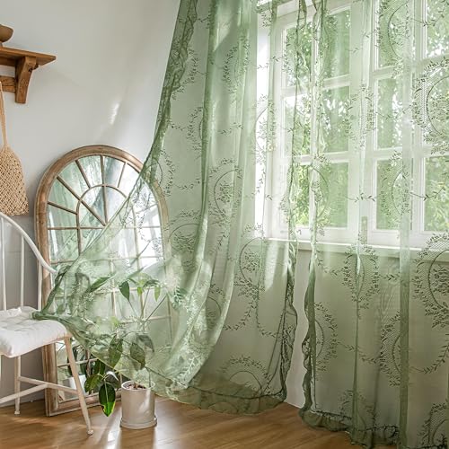 Sutuo Home Olivgrüne Spitzenvorhänge, 228 cm lang, für Schlafzimmer, Wohnzimmer, 2 Paneele, durchscheinendes Set, Rosen-Blumenstickerei, gerüscht, Vintage-Fensterdekoration, Weihnachtsdekoration Sutuo Home Olivgrüne Spitzenvorhänge, 228 cm lang, für Schlafzimmer, Wohnzimmer, 2 Paneele, durchscheinendes Set, Rosen-Blumenstickerei, gerüscht, Vintage-Fensterdekoration, Weihnachtsdekoration von Sutuo Home