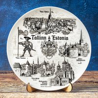 Tallinn Teller. Silber-Schwarz Stil Hängende Wand Porzellan Platte Dekorativ 20 cm Dekoratives Souvenir Mit Ständer Wahrzeichen Etsy von SuvenixCityPlates