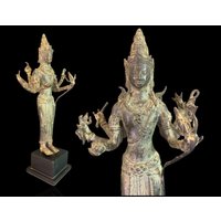 Vishnu Bronze Statue Vintage Figur 8 Arm Skulptur Home Decor von SuwetaArtShop