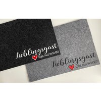 Tischset Aus Filz Lieblingsgast Personalisiertes Geschenk Für Gastgeberinnen von SuzisHandmadeDesign