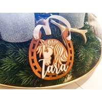 Personalisierte Weihnachtskugel Pferd - Weihnachtsdeko Weihnachtsanhänger & Baumschmuck Mit Pferde-Motiv Als Weihnachtsgeschenk von SuzuPapers