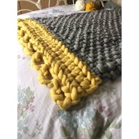 Riesenstrick Decke Überwurf Gelb Grau Merino Groß Strick Outdoor Wohnen von SuzyRai