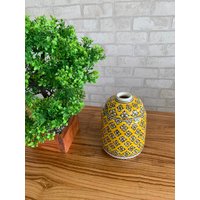 Handgemachte Dekorative Keramik Vase, Gelbe Deckeldose, Keramikglas, Handbemalte Vase Für Wohndekor von SvonyHome