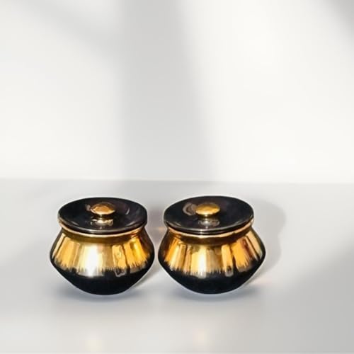 Premium Design für Serviertopf | Dahi | Biryani Handi mit Deckel | Edle Schwarz & Gold Handi Schalen - 2er Set | Eleganter Esstisch & Küchentopf (2er Set) von Swadeshi Desire