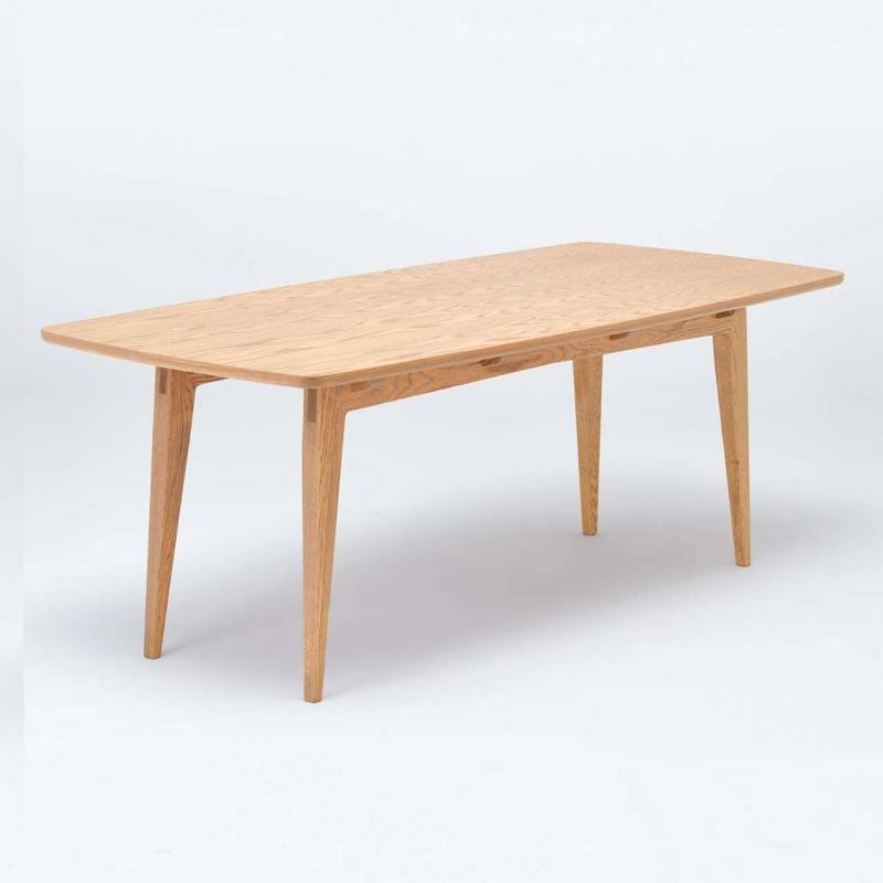 SORA - Designertisch aus Eichenholz von Swallow`s Tail