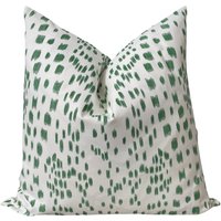 Grüner Abstrakter Tierdruck-Abdeckung, Zweiseitiger Grüner Weißer Kissenbezug, Gepunkteter Les Touches von SwanCourtLimited