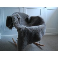 Grau Silbergraues Schaffell in Luxuriöser Superweicher Kurzhaar Qualität Xl Grau Silbergraues Schaffell in Luxuriöser Superweicher Kurzhaar Qualität Xl von Swedishdalahorse