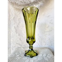 Grüne Fostoria Münze Glas Vase, 8 Zoll Vase von SweetAngelVintage