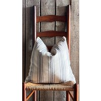 Getreidesack Streifen Kissenbezug | Landhaus Inlett Blaue 12-Streifen-Vorderseite Beige Stoff Rückseite Reißverschluss Getreidesack Streifen Kissenbezug | Landhaus Inlett Blaue 12-Streifen-Vorderseite Beige Stoff Rückseite Reißverschluss von SweetAnnieAcres