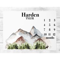 Berge Baby Meilenstein Decke, Camping Hirsch Personalisierte Babydecke, Monat Abenteuer Junge Decke Berge Baby Meilenstein Decke, Camping Hirsch Personalisierte Babydecke, Monat Abenteuer Junge Decke von SweetBabyDays
