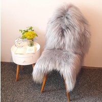 Echtes Schaffell Sofa Bezug Arbeit Von Zu Hause Komfort Echte Wolldecke Einweihungsparty Geschenk Natürliches Grauer Teppich Tierthema Kinderzimmer von SweetHomeLY
