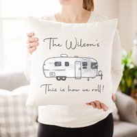Benutzerdefinierte Silber Airstream Camper Kissen | Dies Ist, Wie Wir Vintage Camping Personalisierte Rollen Familie Rv Dekor Campervan von SweetHooligansDesign