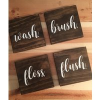 Bauernhaus Badezimmer Schilder Aus Holz Wash, Brush, Floss, Flush - 4Er Set Bauernhaus Badezimmer Schilder Aus Holz Wash, Brush, Floss, Flush - 4Er Set von SweetLoveBlooms