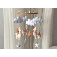 Lama Mobile, Baby Mobile Mädchen Boho, Mobile, Neutral Geschlecht, Alpaka Neutral Krippe Mobile Lama Mobile, Baby Mobile Mädchen Boho, Mobile, Neutral Geschlecht, Alpaka Neutral Krippe Mobile von SweetMobiles
