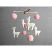 Lama Baby Mobile, Alpaka Mobile, Mobile Mädchen Lama, Boho Kinderzimmer, Deko, Shower Geschenk Von Sweetmobiles Lama Baby Mobile, Alpaka Mobile, Mobile Mädchen Lama, Boho Kinderzimmer, Deko, Shower Geschenk Von Sweetmobiles von SweetMobiles