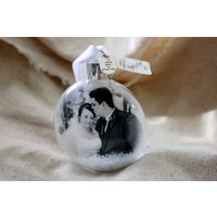 Erstlings Foto Ornament, Brautpaar Geschenk, Glas Ornament von SweetSights