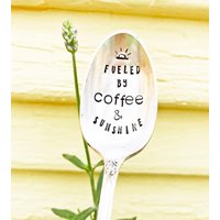 Angetrieben Durch Kaffee Und Sonnenschein Gestempelt Löffel Weihnachten Geschenk Liebe Frau Mann Metal Stamping Teelöffel Vintage Besteck von SweetThymeDesign