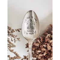 Liebe Dich Zum Mond Und Zurück | Kaffeelöffel - Gestempelter Silberlöffel Rühren Stocking Stuffer Süßes Thymian Design Löffel Scape von SweetThymeDesign
