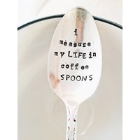 Silberner Löffel Gestempelt, Messen Ich Mein Leben in Kaffee Löffel, Kaffeelöffel, Geschenk, Gestempelte Silbernen Theorie Geschenk Mann Silberner Löffel Gestempelt, Messen Ich Mein Leben in Kaffee Löffel, Kaffeelöffel, Geschenk, Gestempelte Silbernen Theorie Geschenk Mann von SweetThymeDesign