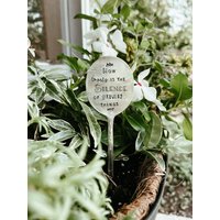 Wie Liebevoll Ist Das Schweigen Der Wachsenden | Gestempelt Gartenlöffel - Gartenstecker Süßes Thymian Design Kräuterstecker von SweetThymeDesign