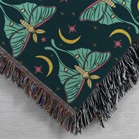 Luna Moth Blanket Cottagecore Woven Throw Dark Academia Home Decor Cozy Person Gift Folklore Aesthetic Tapestry Bohemian Vintage Bedspread von SweetVaniaDesign