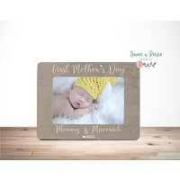 Erster Muttertags-Rahmen, Fotorahmen Muttertagsgeschenk, 1. Muttertag, Geschenk Für Neue Mama, Erste Muttertagsgeschenke, 4x6 Rahmen von SweetnPetiteDesignCo