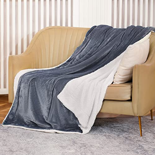 Sweetnight Kuscheldecke Microfaser Doppelseitig super weich Warm Decke Sofadecke Fleecedecke für Innen- und Außenbereich Couchdecke wohndecke 220 x 240 cm Grau von Sweetnight