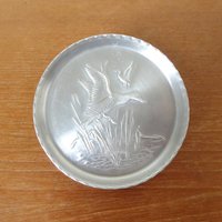 Drei Untersetzer Aus Aluminium Mit Waldentenmotiv von Sweetpotatojack