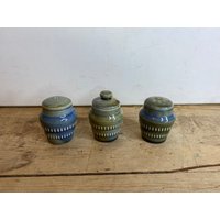 Vintage Blue Green Irish Design Cruet Set - Salz, Pfeffer Und Senf Fehlende Stopper Ansonsten Guter Zustand von SwiftMillVintage