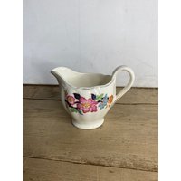 Vintage Grindleys Töpferei Creme Blütenblatt Rosa Floral Milchkrüge Guter Zustand von SwiftMillVintage