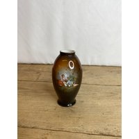 Vintage Kleine Renaissance Vase. Mit Hübschem Paar Design in Gutem Zustand von SwiftMillVintage