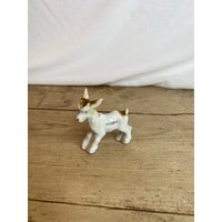 Vintage Kleine Weiß Glasierte Lamm Figur/Ornament Namens Auf Der Seite - Nicht Lesbar. Guter Zustand von SwiftMillVintage