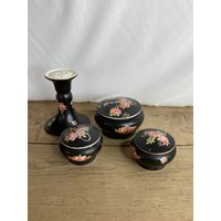 Vintage Krone Devon S F & Co Art Deco Schminktisch Set Schwarz Mit Rosa Blumen - 3 Trinket Töpfe, 1 Pomander Kein Stopper Guter Overall Cond von SwiftMillVintage