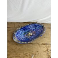 Vintage Maling Royal Blue Lustre Floral Oval Servierplatte Mit Floralem Design Rund Um Die Seite. Ein Schönes Stück in Gutem Zustand von SwiftMillVintage
