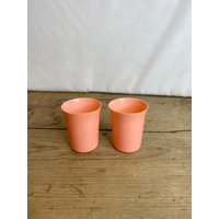 Vintage Paar Baby Pink Unbenannt Modern Bruchfest Geschirr Kleine Becher in Gutem Zustand von SwiftMillVintage