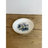 Vintage Royal Worcester Sylvia Muster Feine Knochen China Kleine Schale/Blaue Blumen Mit Vergoldetem Rand. in Exzellentem Zustand von SwiftMillVintage