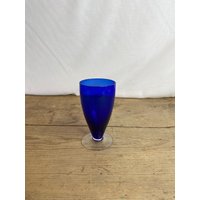 Vintage Royalblaues Kleines Glas/Vase Mit Klarem Sockel Guter Zustand von SwiftMillVintage