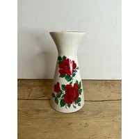 Vintage Sylvac Weiße Vase Mit Rotem Rosen Design Stark Crazed Ansonsten Guter Zustand von SwiftMillVintage